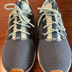 Women’s blue size 8.5 Kuru Atom gym shoes.